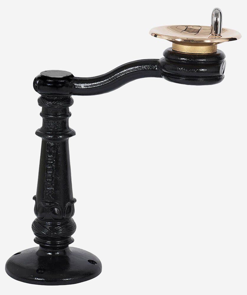 Classic bowl-shaped pedestal drinking fountain for outdoor use