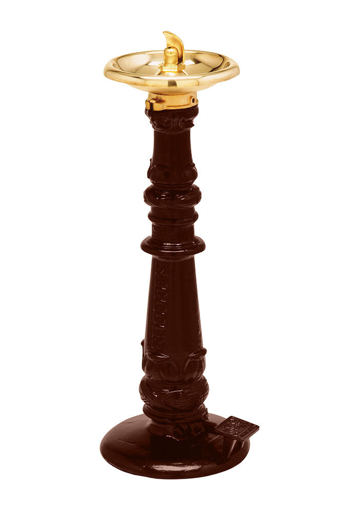 Pedestal classic drinking fountain with foot pedal operation and vintage design