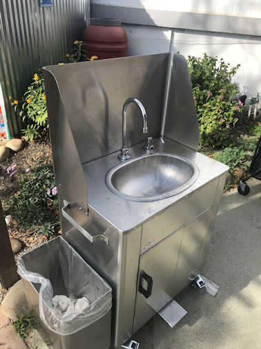 Deluxe Portable Foot Pump Operated Sink
